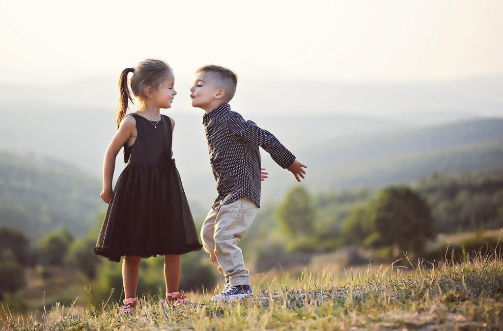 children, playing, meadow-920236.jpg